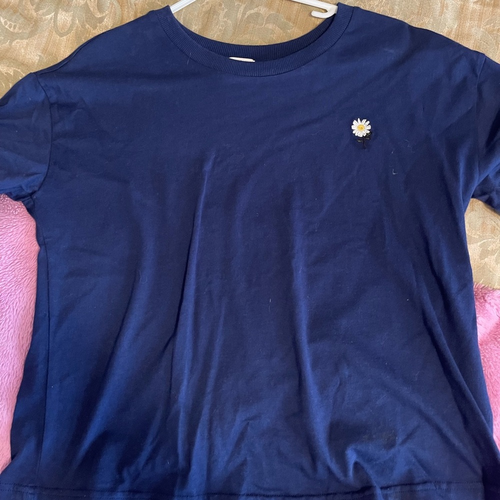 Francesca’s short sleeve with flower